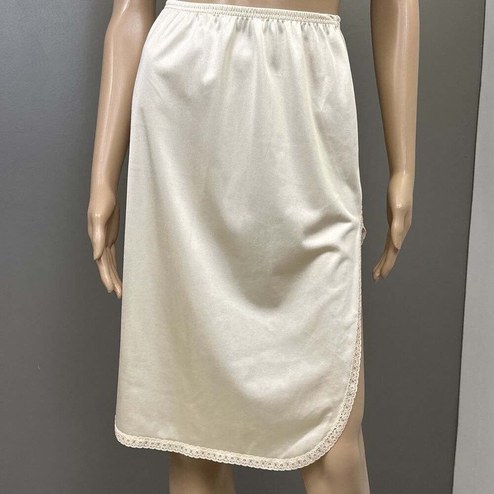 Vintage Vanity Fair Half Slip Petite Long Ivory Nylon Antron III Trim 2 Slits